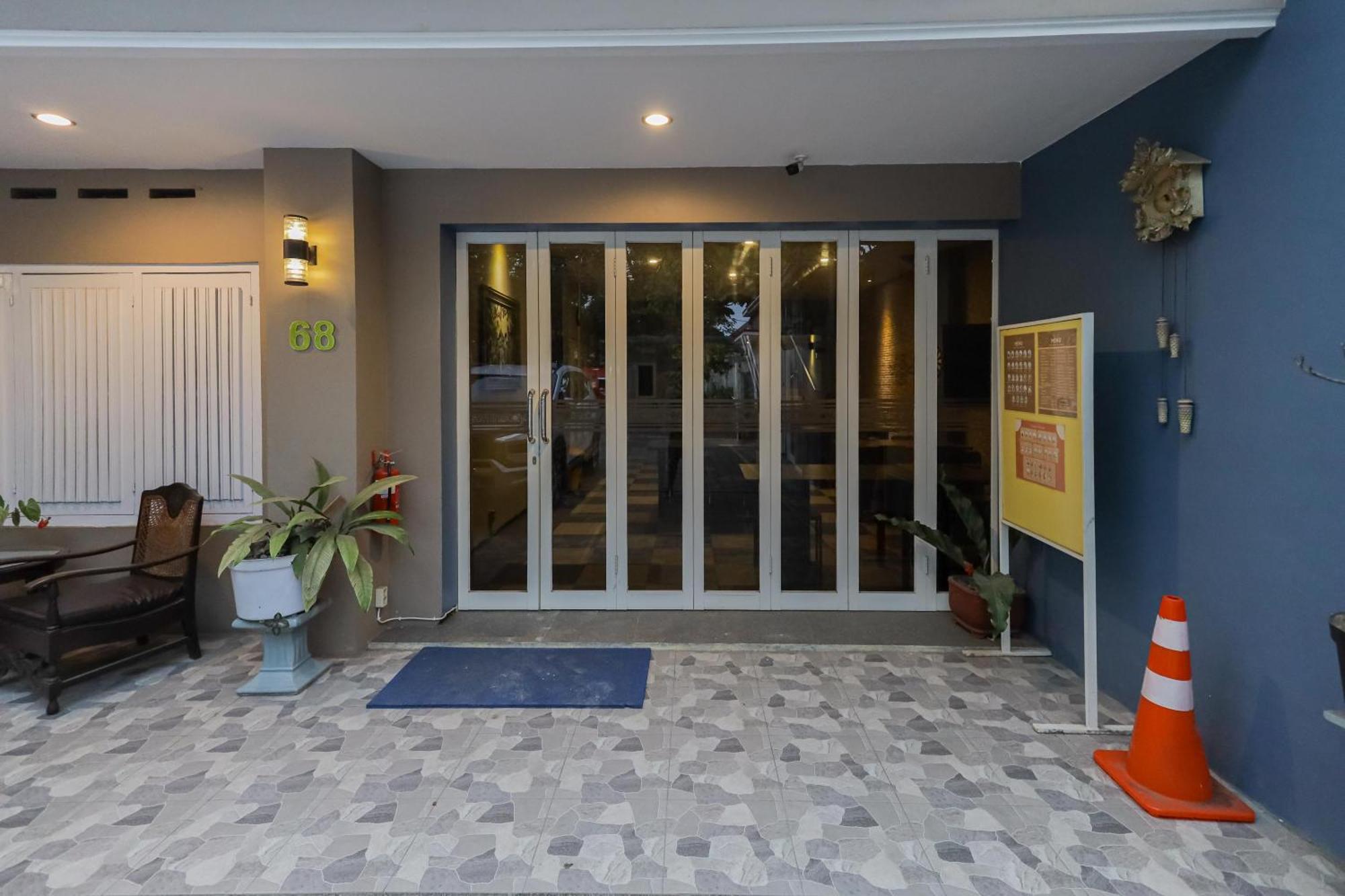 Reddoorz Plus At Swun Stay Raya Langsep Malang Ngoại thất bức ảnh