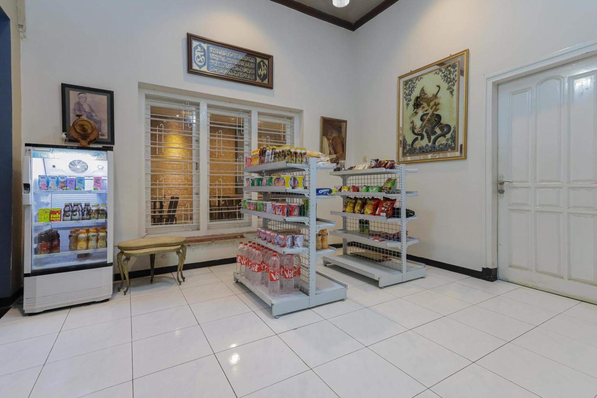 Reddoorz Plus At Swun Stay Raya Langsep Malang Ngoại thất bức ảnh