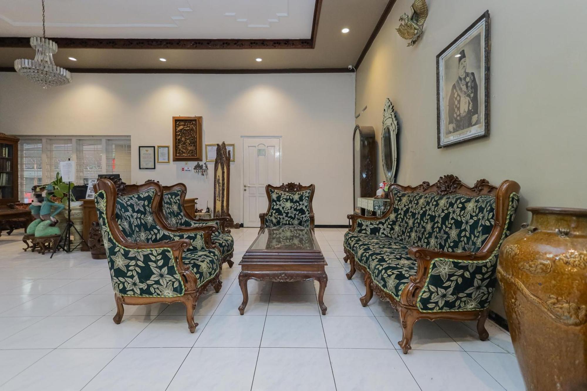 Reddoorz Plus At Swun Stay Raya Langsep Malang Ngoại thất bức ảnh