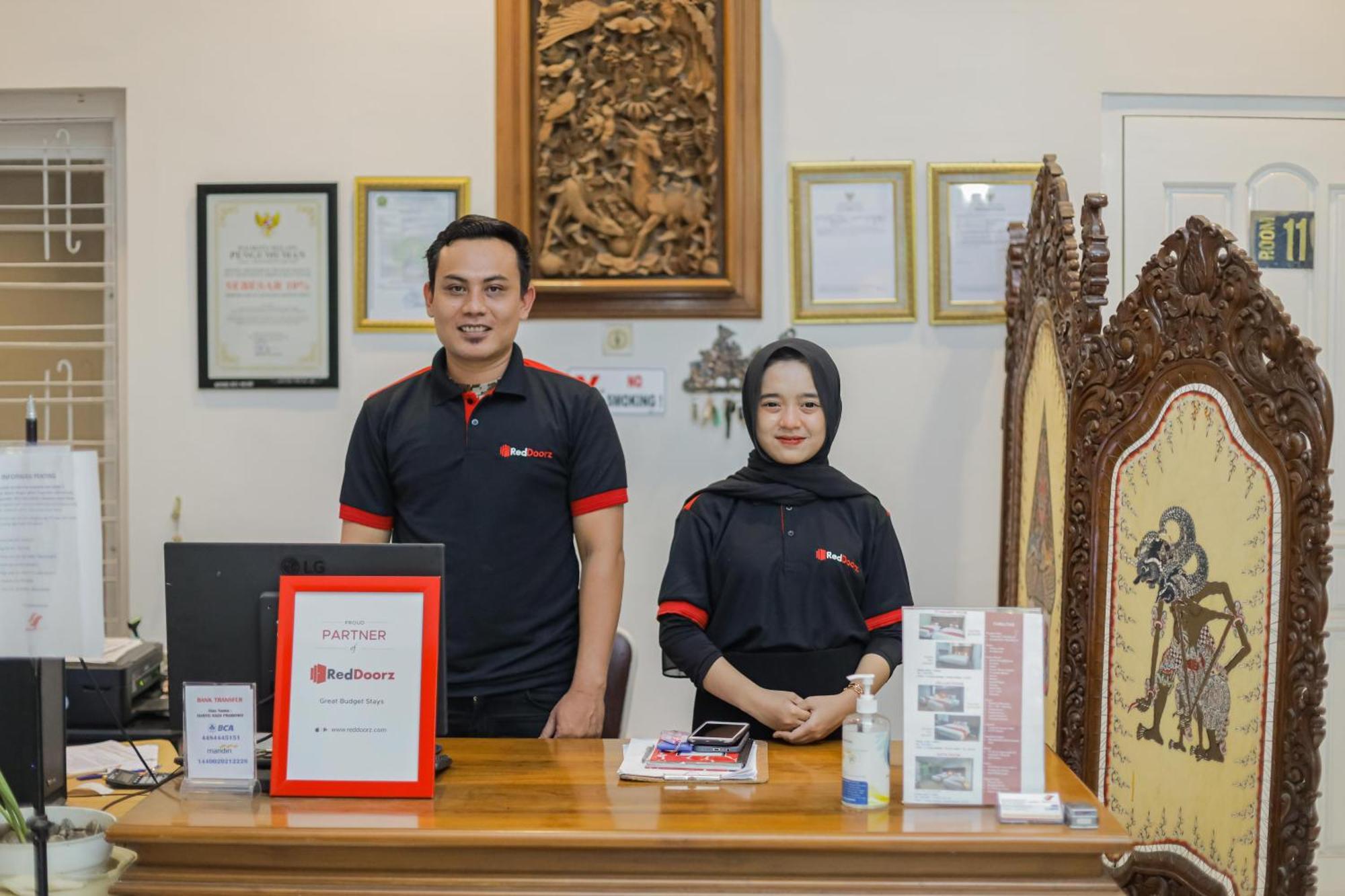 Reddoorz Plus At Swun Stay Raya Langsep Malang Ngoại thất bức ảnh