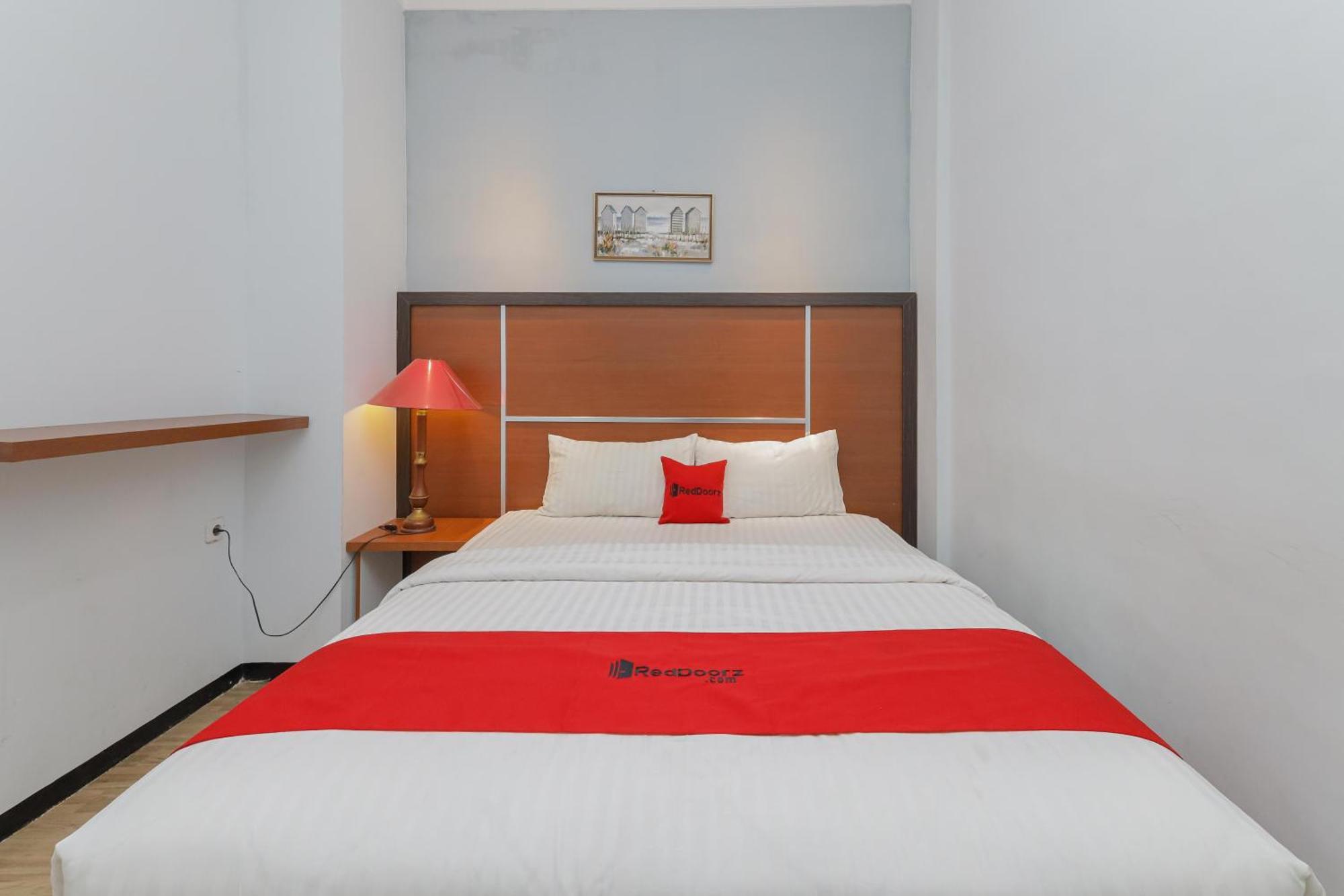 Reddoorz Plus At Swun Stay Raya Langsep Malang Ngoại thất bức ảnh