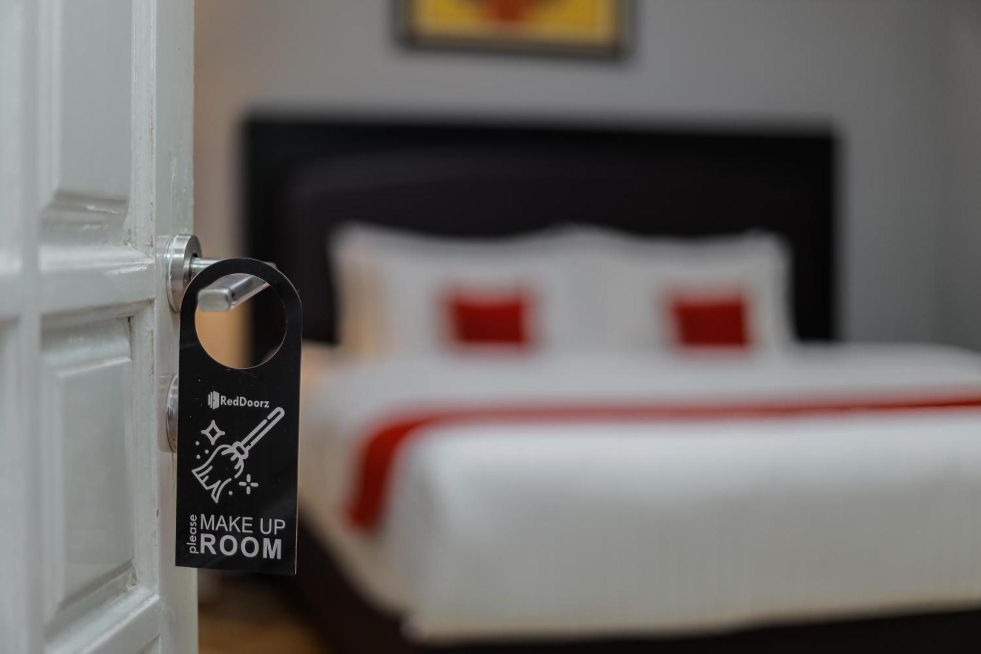 Reddoorz Plus At Swun Stay Raya Langsep Malang Ngoại thất bức ảnh