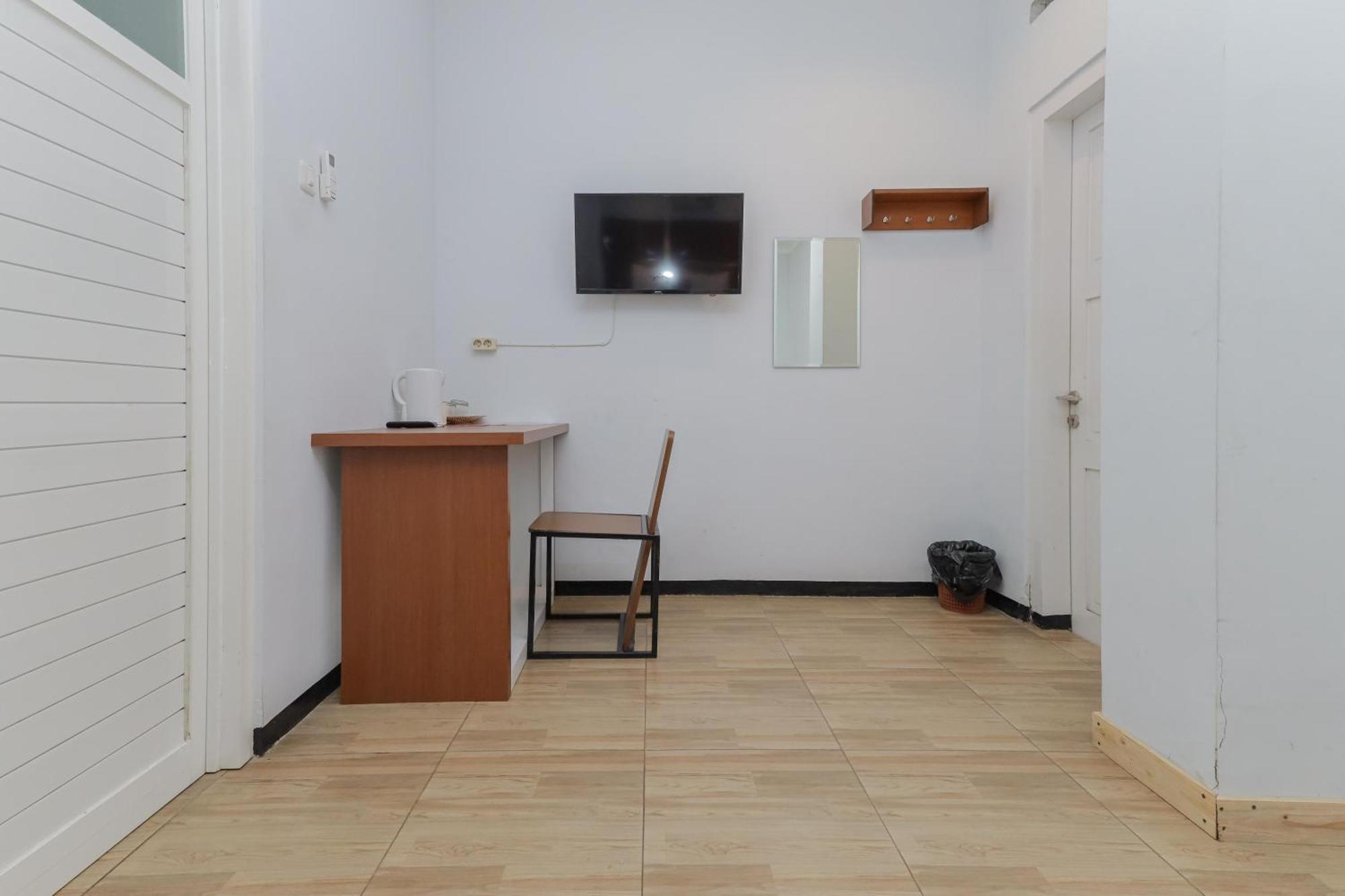 Reddoorz Plus At Swun Stay Raya Langsep Malang Ngoại thất bức ảnh