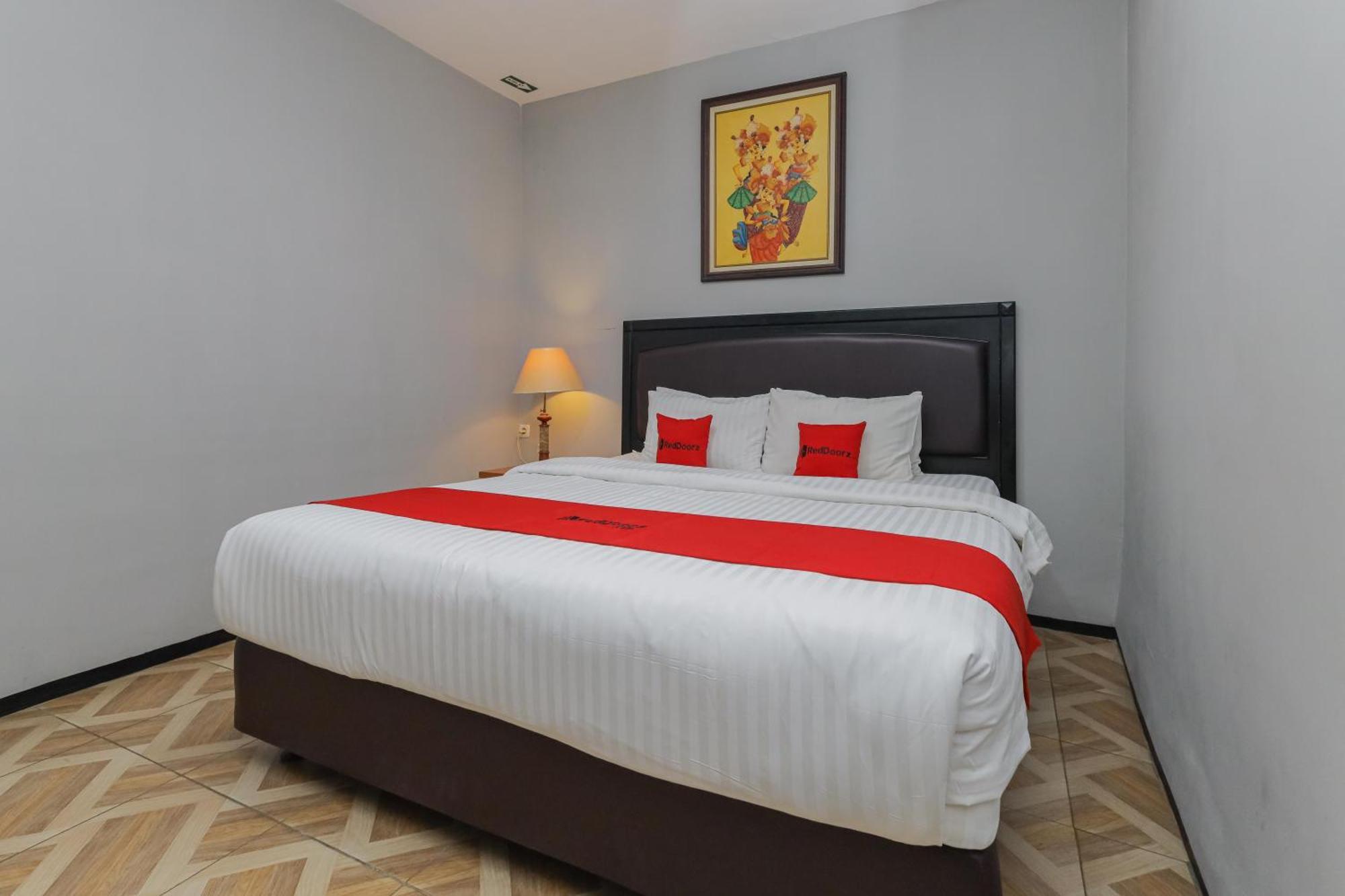 Reddoorz Plus At Swun Stay Raya Langsep Malang Ngoại thất bức ảnh