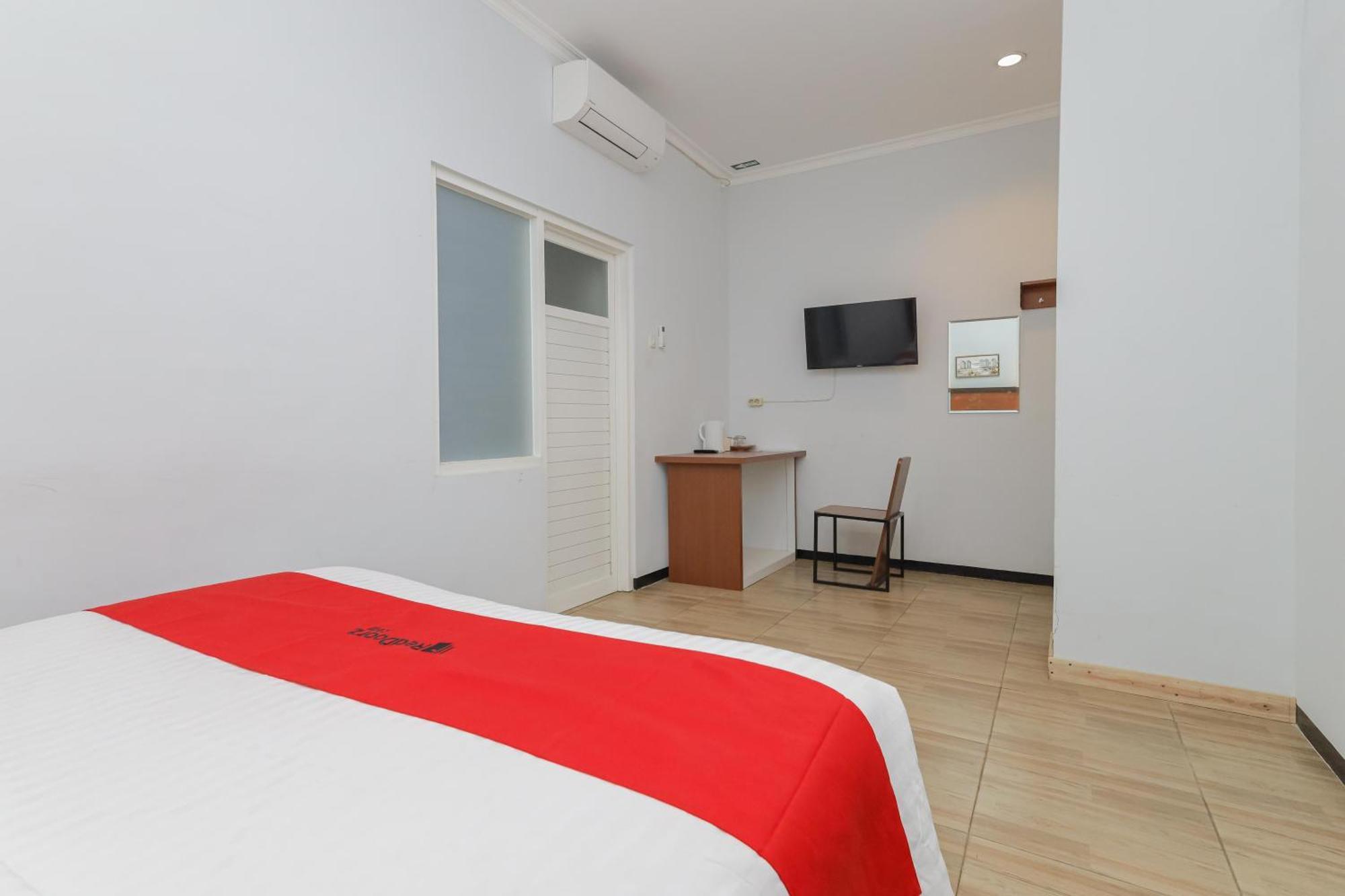 Reddoorz Plus At Swun Stay Raya Langsep Malang Ngoại thất bức ảnh