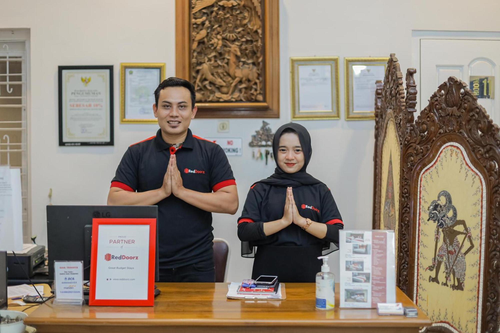 Reddoorz Plus At Swun Stay Raya Langsep Malang Ngoại thất bức ảnh