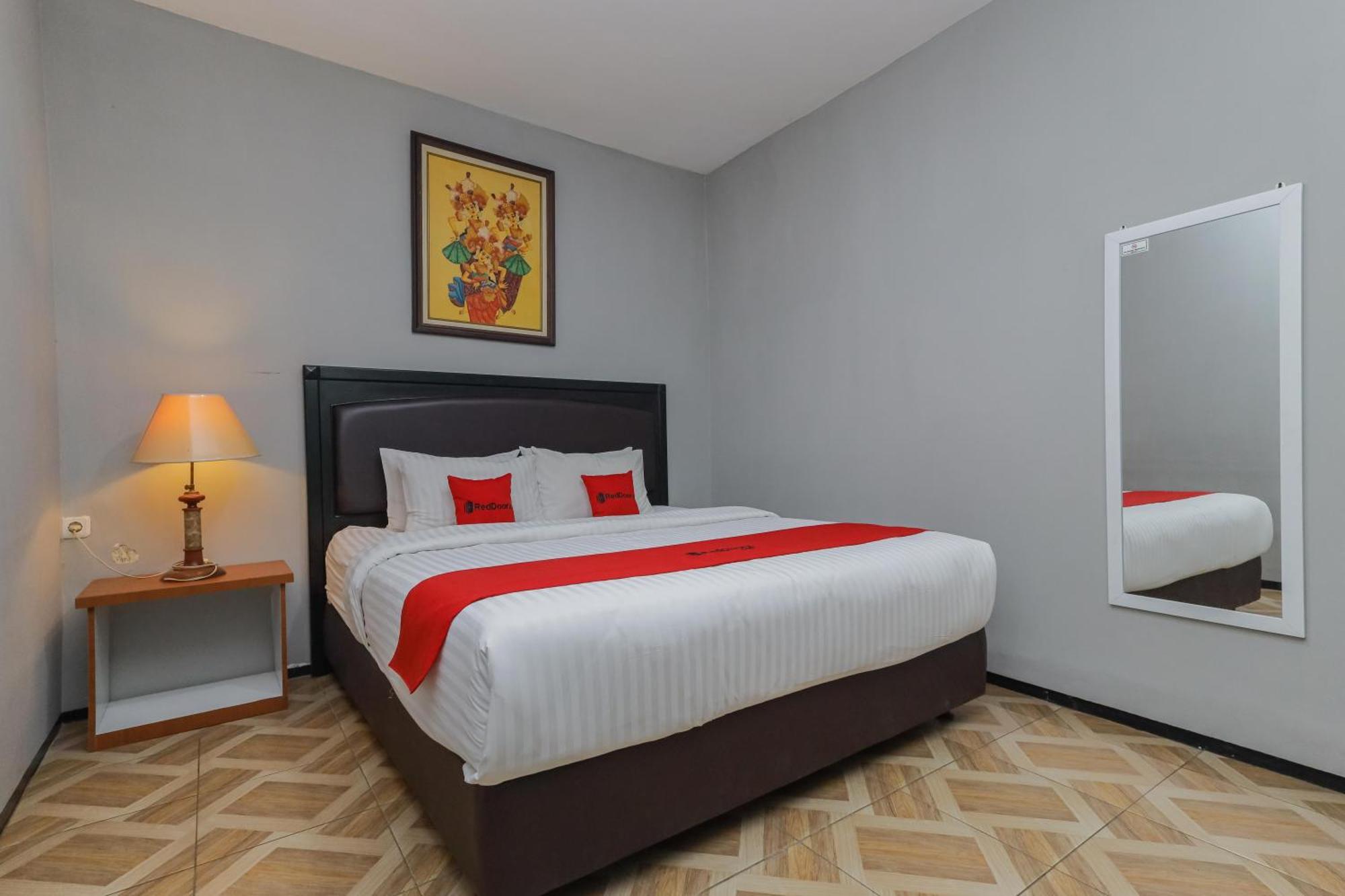 Reddoorz Plus At Swun Stay Raya Langsep Malang Ngoại thất bức ảnh